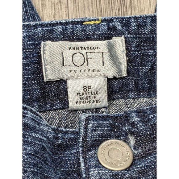 (Ann Taylor Loft Womens Size 8 Petite Flare Leg Pockets Denim Blue Jeans - Picture 4 of 9